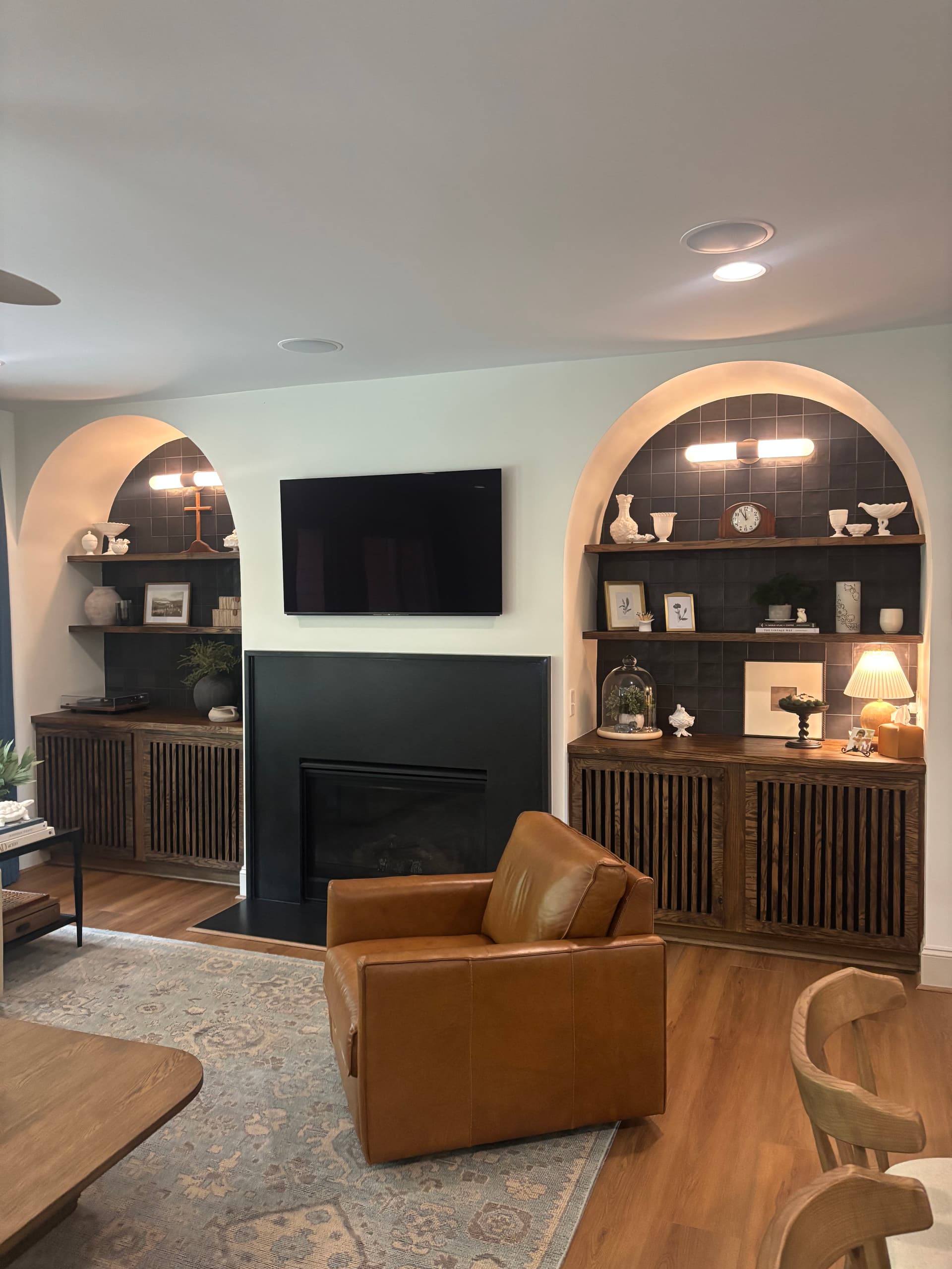 Gallery photos for Custom Built-In Arched Niches That Completely Changed a Living Room: Image #2
