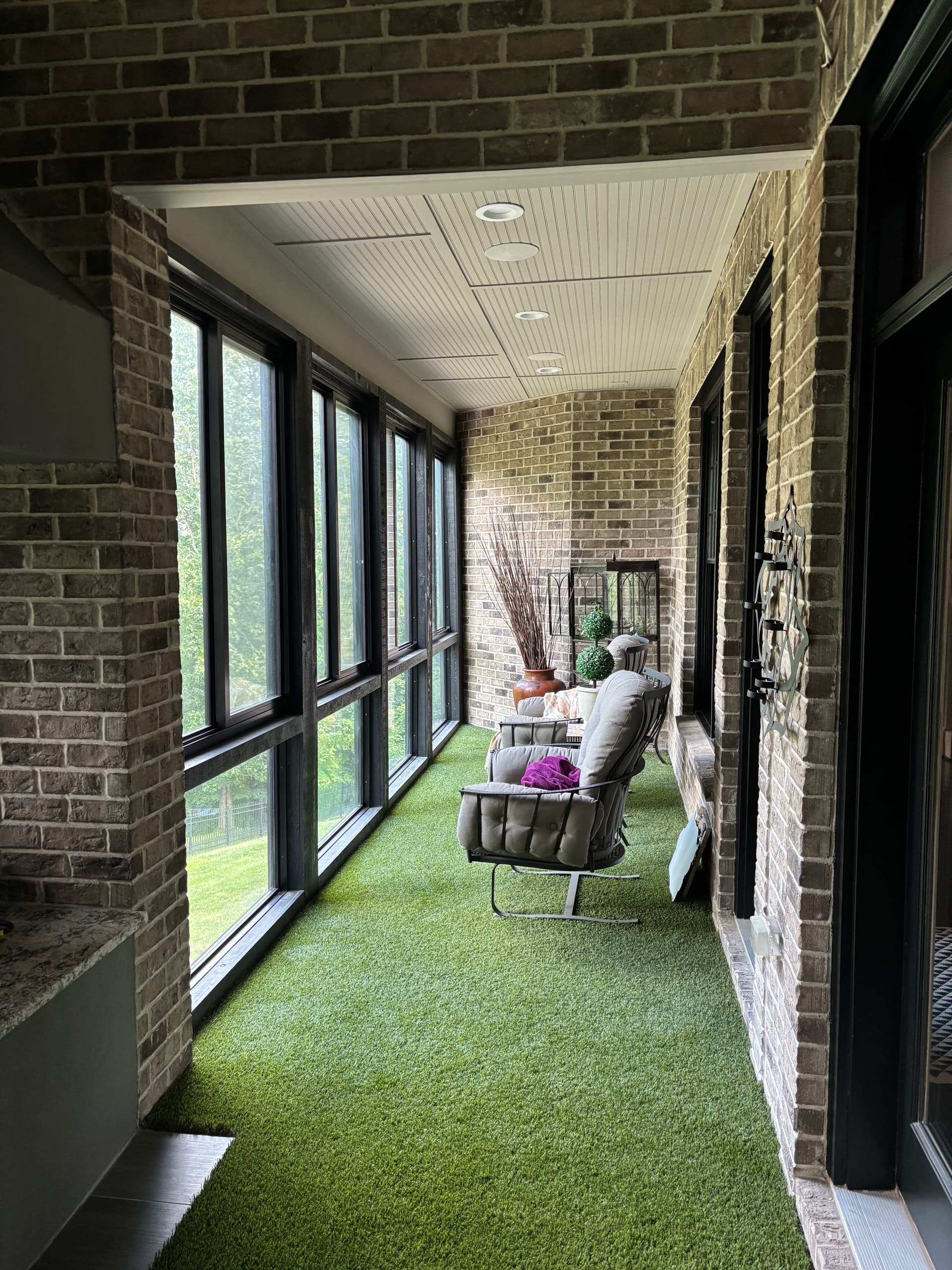 Gallery photos for Brentwood Screen Room Goes From Dated to Dialed In: Image #2