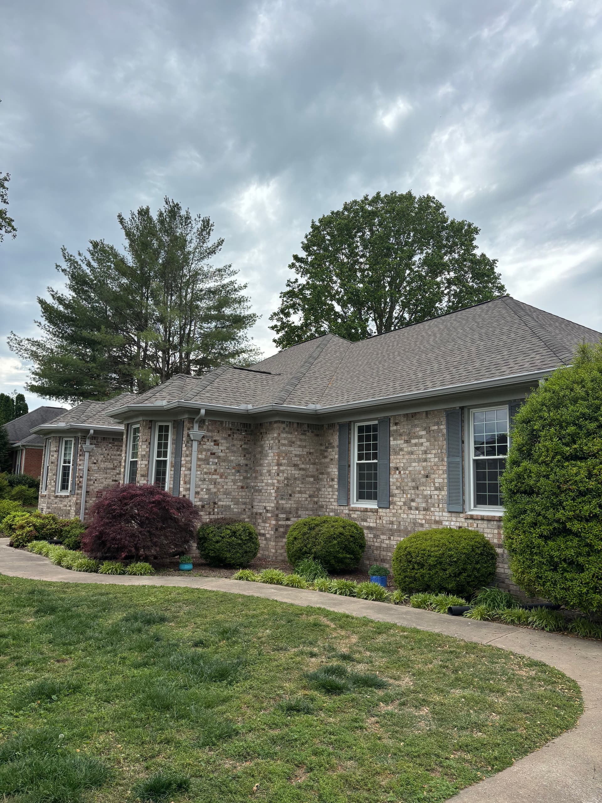 500 Feet of Seamless Gutters with Micro Mesh Guards in Murfreesboro image