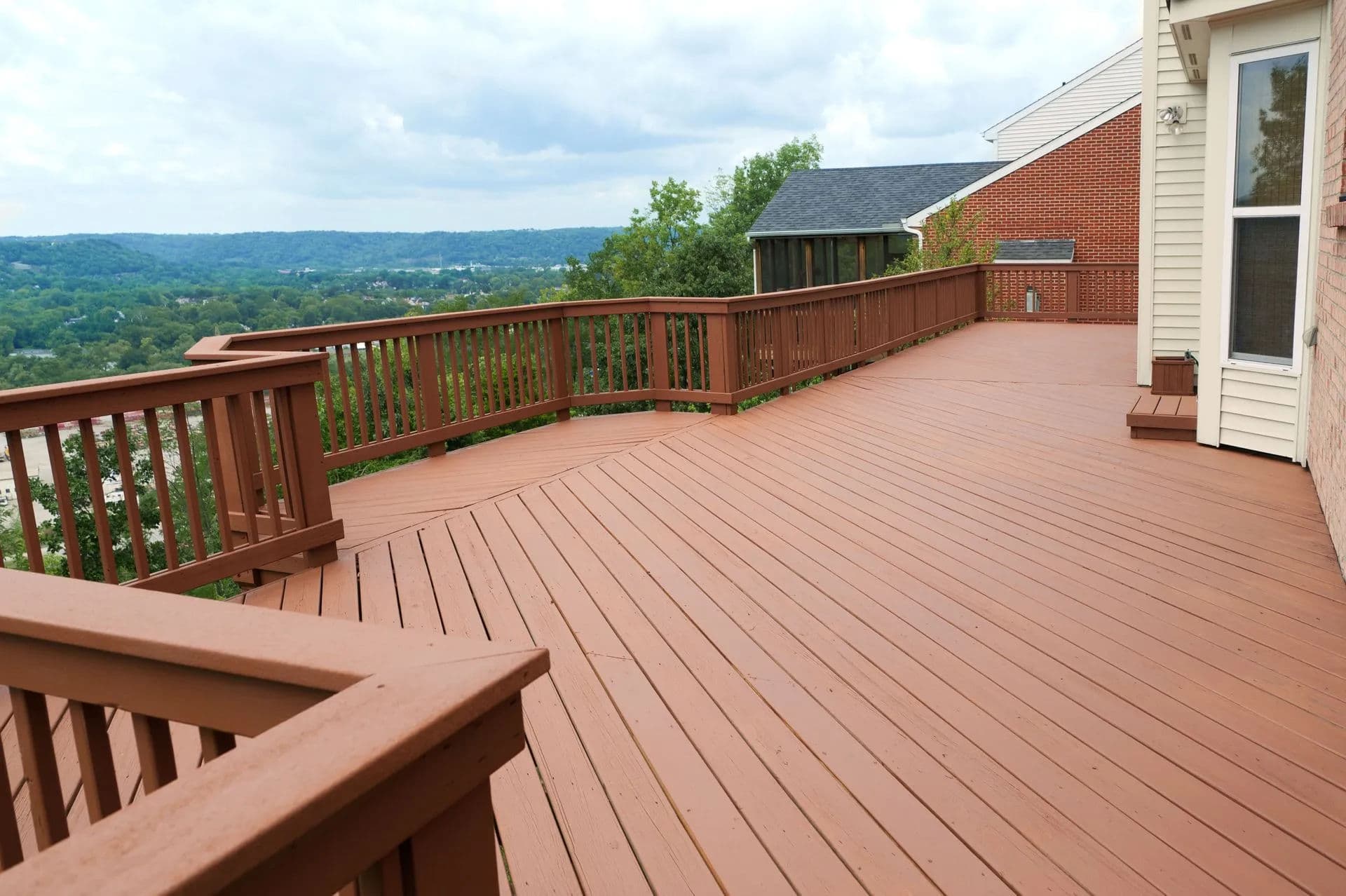 Blog post 3 Tips for Hiring the Right Deck Contractor image