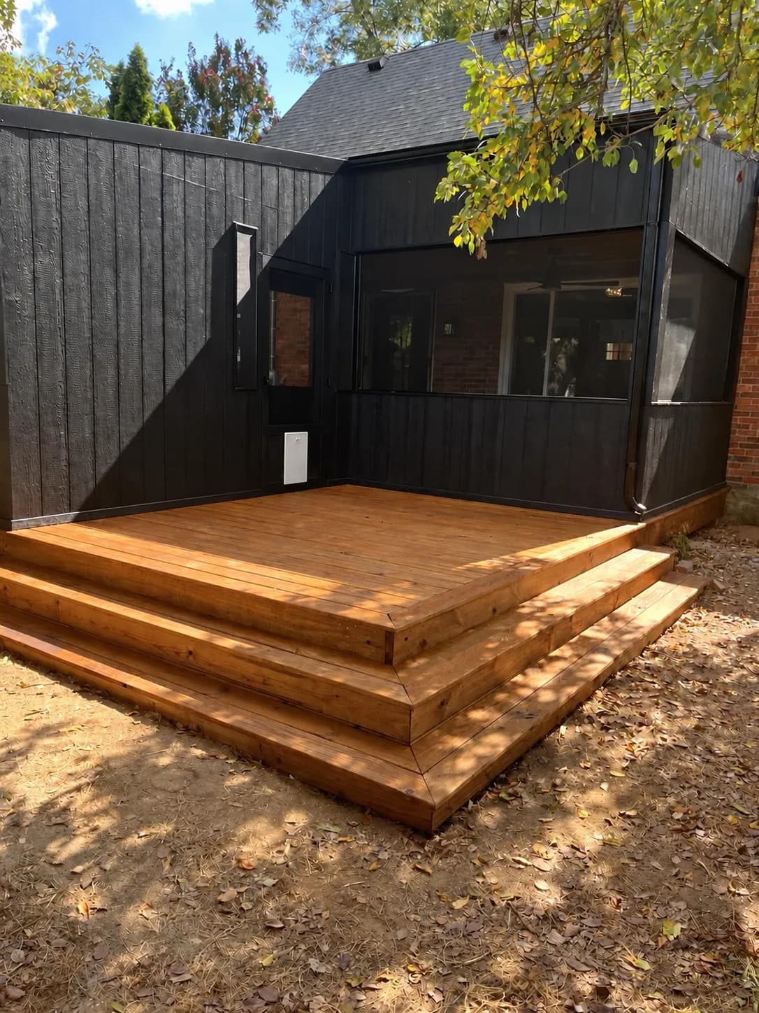 Screen Room and Deck Combo That Actually Wows image