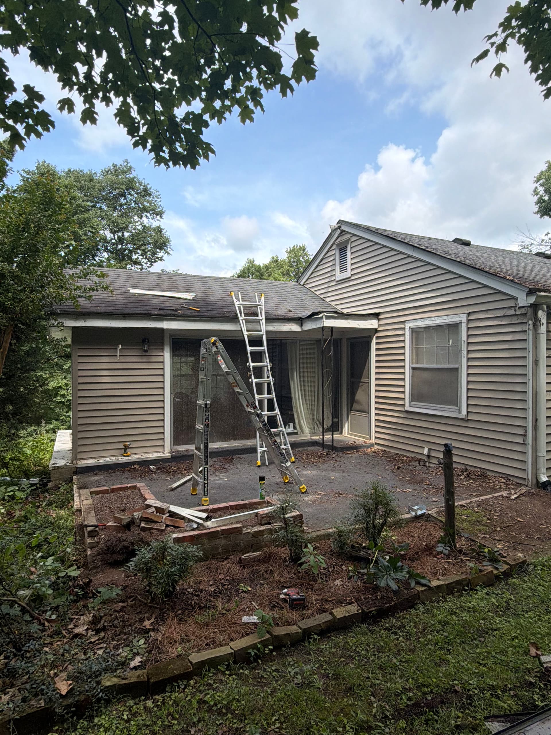 Gallery photos for Bellevue TN Screen Room Demo and Full Rebuild: Image #3