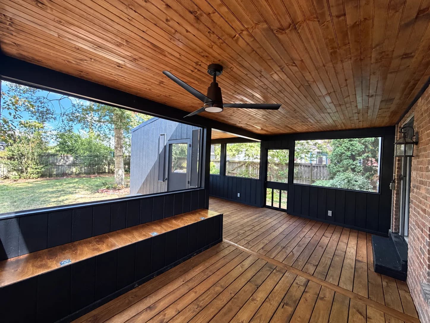 Gallery photos for Screen Room and Deck Combo That Actually Wows: Image #1